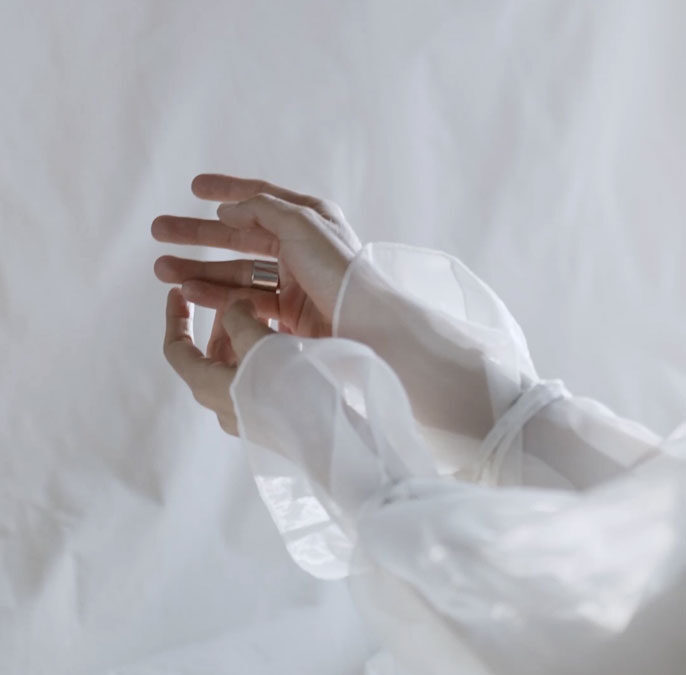 Pantone 11- 4201 Cloud Dancer